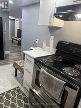 140 Windflower Dr in Kitchener, ON - Building Photo - Building Photo