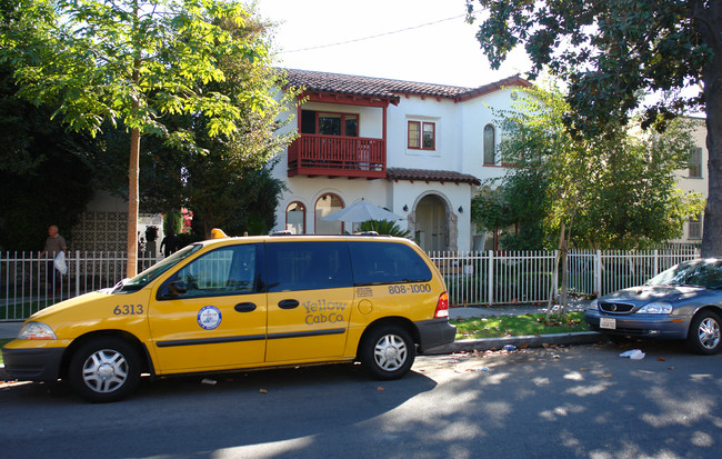 608 E Garfield Ave in Glendale, CA - Building Photo - Building Photo