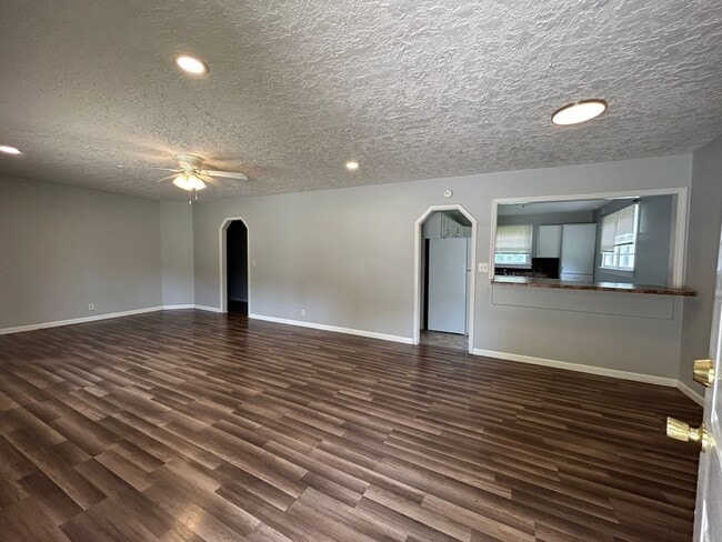 215 Greenleaf St SW in Jacksonville, AL - Building Photo - Building Photo