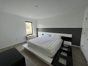 556 Market St in Newark, NJ - Building Photo - Interior Photo