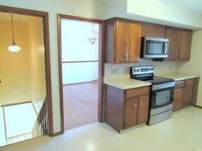 4401 E Cambridge Ct in Bloomington, IN - Foto de edificio - Building Photo