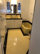 4555 E Carson St, Unit 4555.5 East Carson Street in Long Beach, CA - Building Photo - Building Photo
