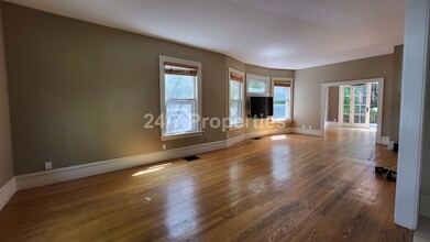 2344 NW Johnson St in Portland, OR - Building Photo - Building Photo