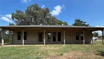 1401 E Folsom Blvd in Pocola, OK - Building Photo