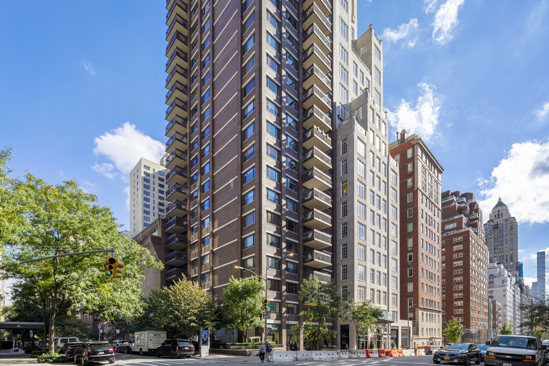 48 E 80th St in New York, NY - Foto de edificio