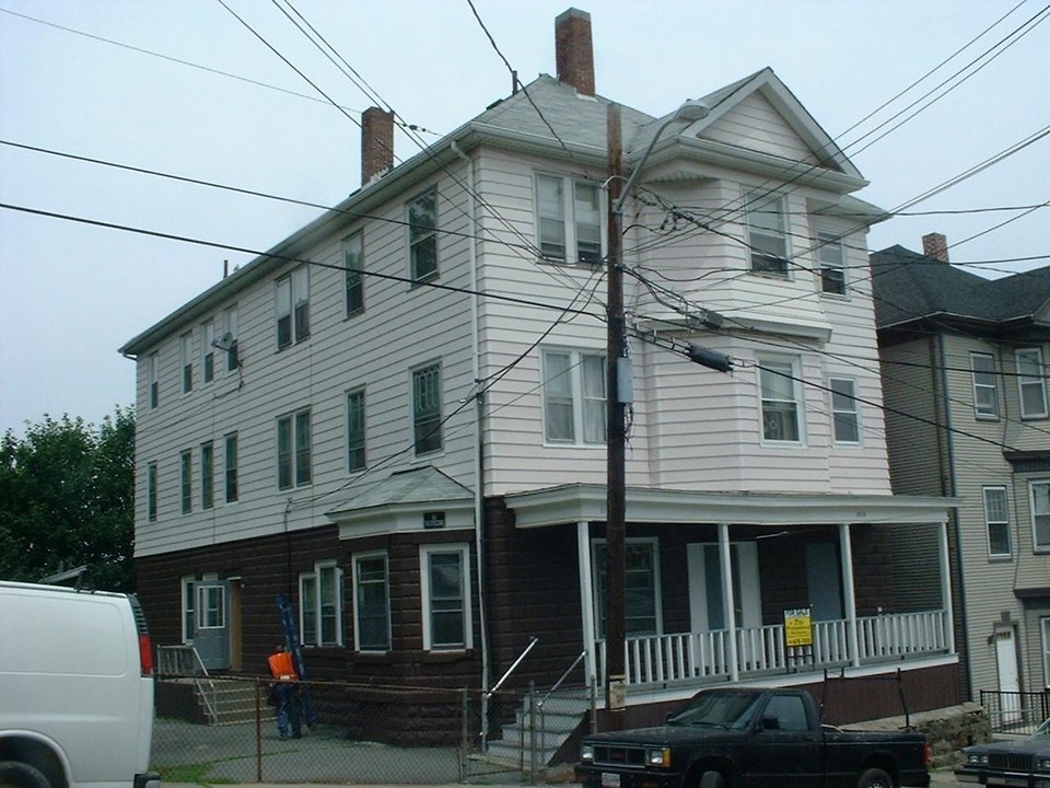 Lowell Street Apartments in Fall River, MA - Foto de edificio