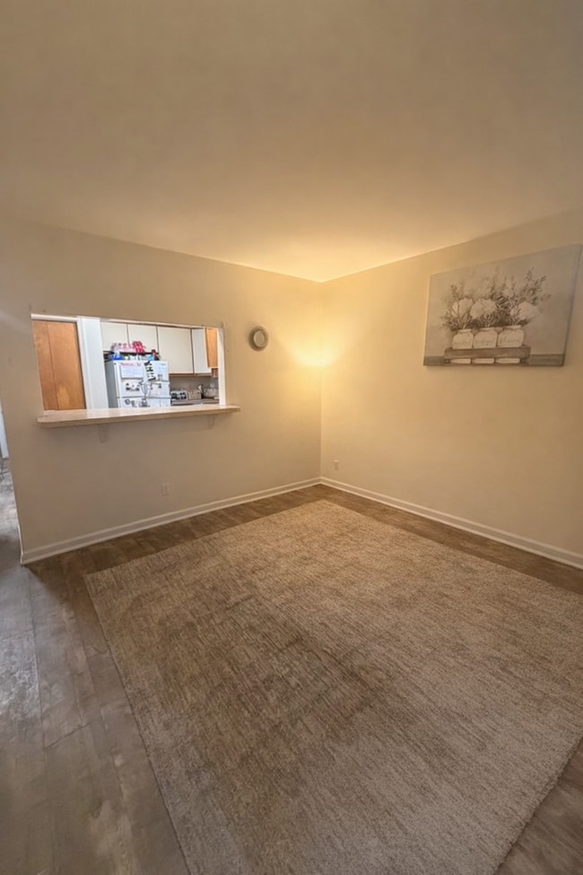 31-33 Railroad St, Unit 5 in Canaan, CT - Foto de edificio - Building Photo