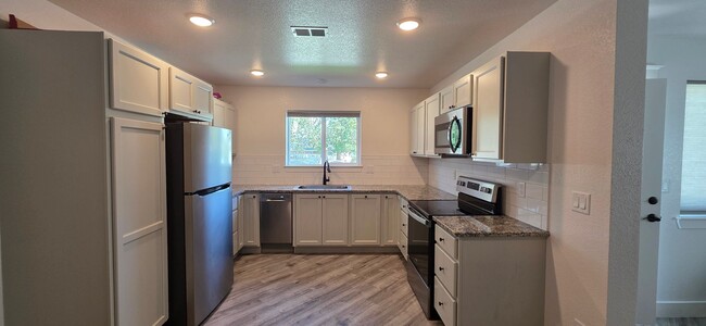 2906 Cribbon Ave in Cheyenne, WY - Building Photo - Building Photo