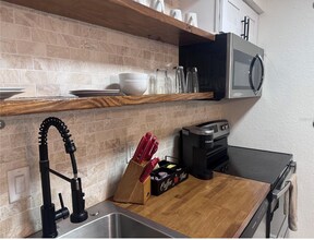 2216 Grand Cayman Ct in Kissimmee, FL - Building Photo - Building Photo