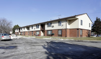 Glen Courts Apartments in Glendale, WI - Foto de edificio - Building Photo