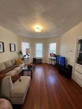 36 Melendy Ave in Watertown, MA - Building Photo - Building Photo