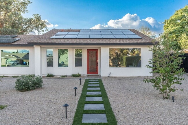 14410 North 42nd Pl in Phoenix, AZ - Building Photo - Building Photo