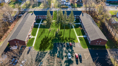 Willows at Cornwall in Cornwall, NY - Foto de edificio - Building Photo