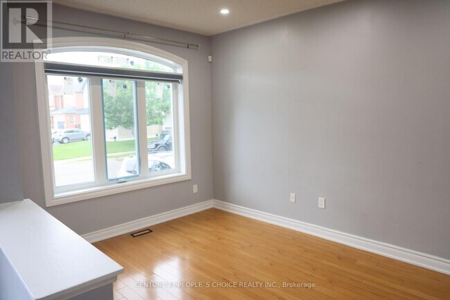 43 Beachsurf Rd in Brampton, ON - Building Photo - Building Photo
