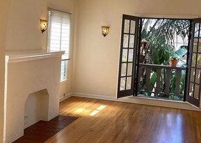 320 N Genesee Ave, Unit #4 in Los Angeles, CA - Building Photo