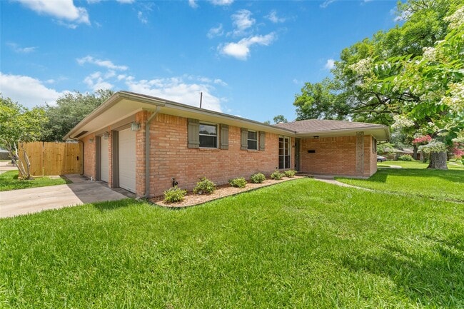 4118 Donna Lynn Dr in Houston, TX - Building Photo - Building Photo