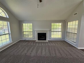 11808 Avery Ln in Balch Springs, TX - Foto de edificio - Building Photo