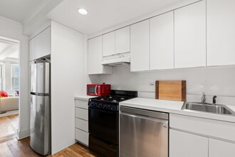 23 E 74th St in New York, NY - Building Photo - Building Photo