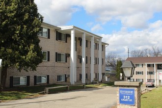 Riverside Apartments and Virginia Manor in Marshall, MI - Building Photo - Building Photo