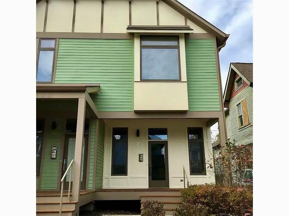 2134 N Pennsylvania St in Indianapolis, IN - Building Photo