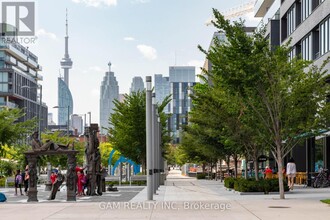 32-1032 Trolley Cres in Toronto, ON - Building Photo - Building Photo