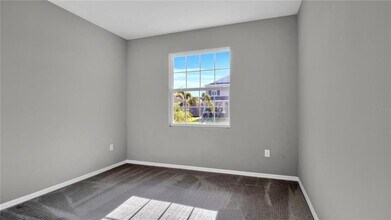 5427 Flint Hills Dr in Wimauma, FL - Building Photo - Building Photo