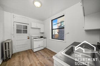 2338 N Spaulding Ave in Chicago, IL - Foto de edificio - Building Photo