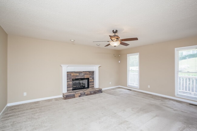 815 Tynsdale Dr in Douglasville, GA - Building Photo - Building Photo
