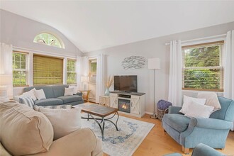 530 Stillwater Ave in Southold, NY - Building Photo - Building Photo