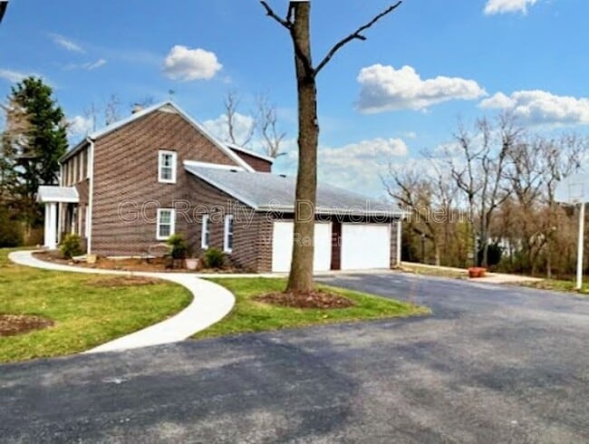 87 W Surrey Ln in Barrington, IL - Building Photo - Building Photo