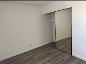1835 N Bruce St, Unit 4 in North Las Vegas, NV - Building Photo - Building Photo
