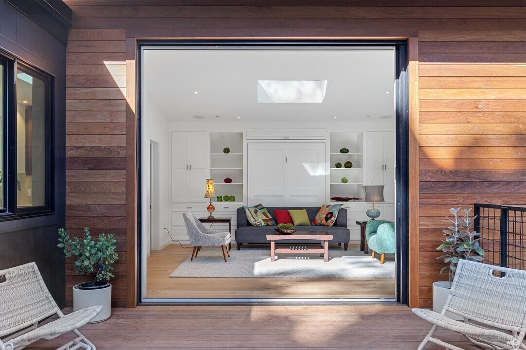 15 Heuters Ln in Mill Valley, CA - Building Photo