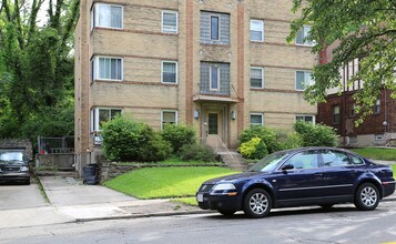 750 E Mitchell Ave in Cincinnati, OH - Foto de edificio - Building Photo