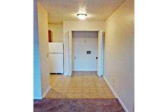 CAMBRIDGE POINTE in Henderson, KY - Building Photo - Building Photo