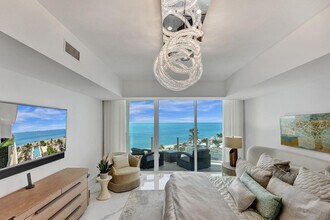 525 N Fort Lauderdale Beach Blvd in Fort Lauderdale, FL - Foto de edificio - Building Photo