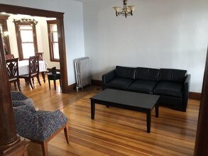 449 Broadway-Unit -4r in Somerville, MA - Foto de edificio - Building Photo