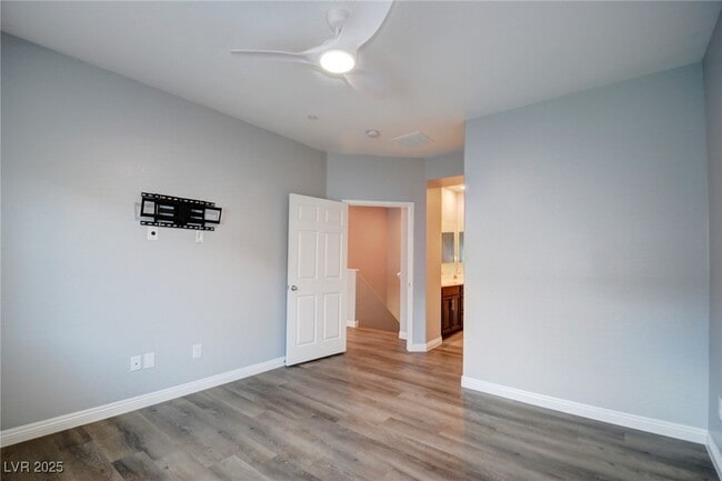 4465 Violet Flowers St