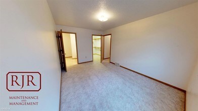 310 S 13th St in Bismarck, ND - Building Photo - Building Photo