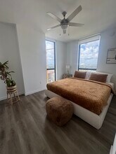 253 NE 2nd St, Unit 2259 in Miami, FL - Foto de edificio - Building Photo