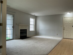 15 Forest Glen Cir, Unit 15-11 Forest Glen Circle in Middletown, CT - Building Photo - Building Photo
