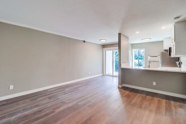 7502 Parkway Dr in La Mesa, CA - Building Photo - Building Photo