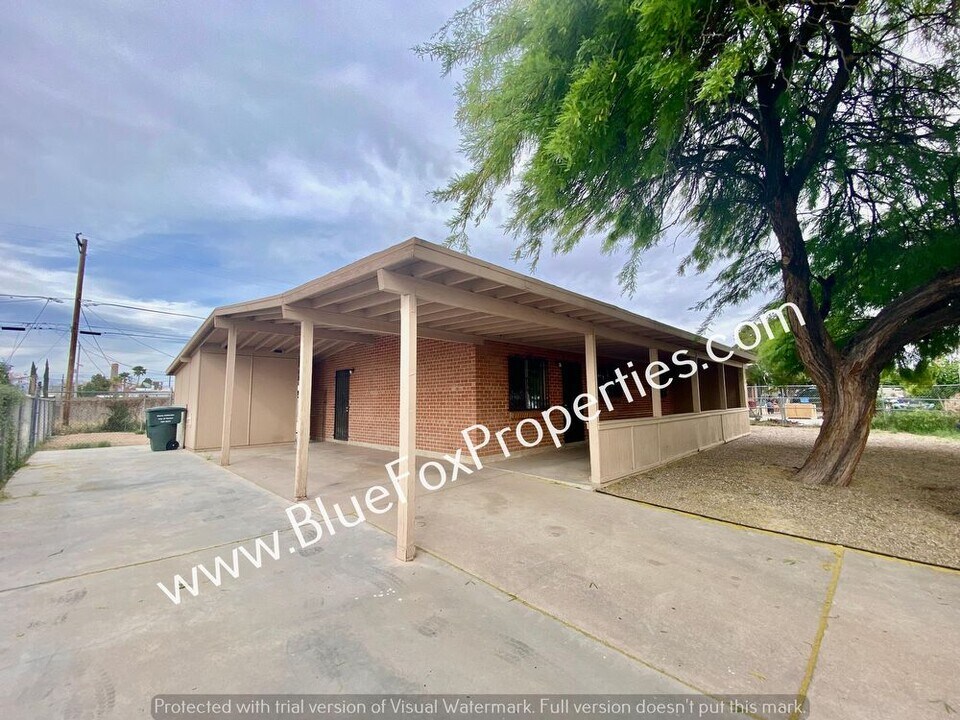 3807 E Dover Stravenue in Tucson, AZ - Building Photo
