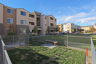 CHANDLER APARTMENT HOMES in Las Vegas, NV - Building Photo - Building Photo