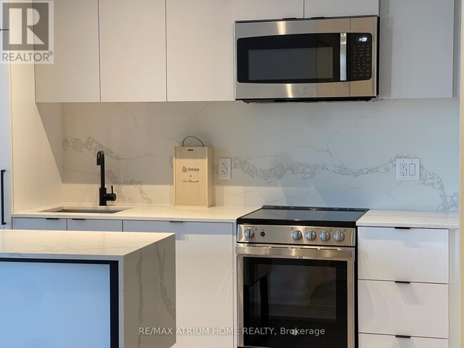 property at 1182-1182 King St W