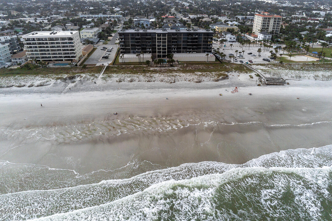 601 1st St S in Jacksonville Beach, FL - Building Photo
