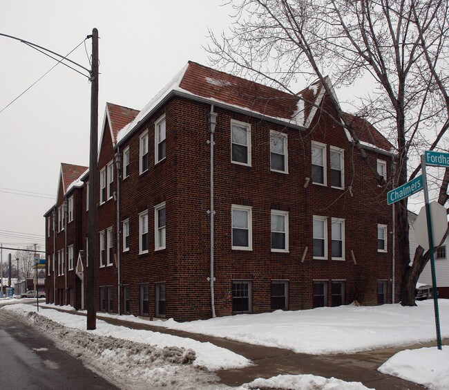 19000 Chalmers St in Detroit, MI - Building Photo - Building Photo