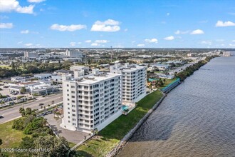 1465 S Harbor City Blvd in Melbourne, FL - Foto de edificio - Building Photo
