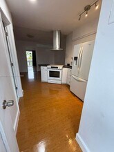 2225 NE 123rd St in North Miami, FL - Building Photo - Building Photo