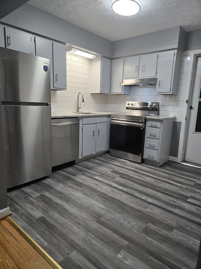 2113 Saint Michael Dr in Lexington, KY - Building Photo - Building Photo