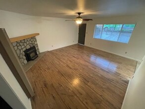 928 Hemming Way in Frazier Park, CA - Building Photo - Building Photo